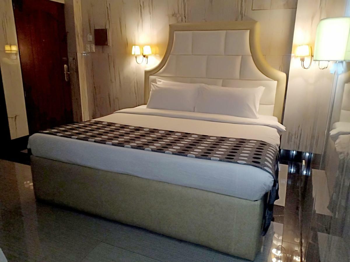 Belgian Suites Manila Eksteriør bilde